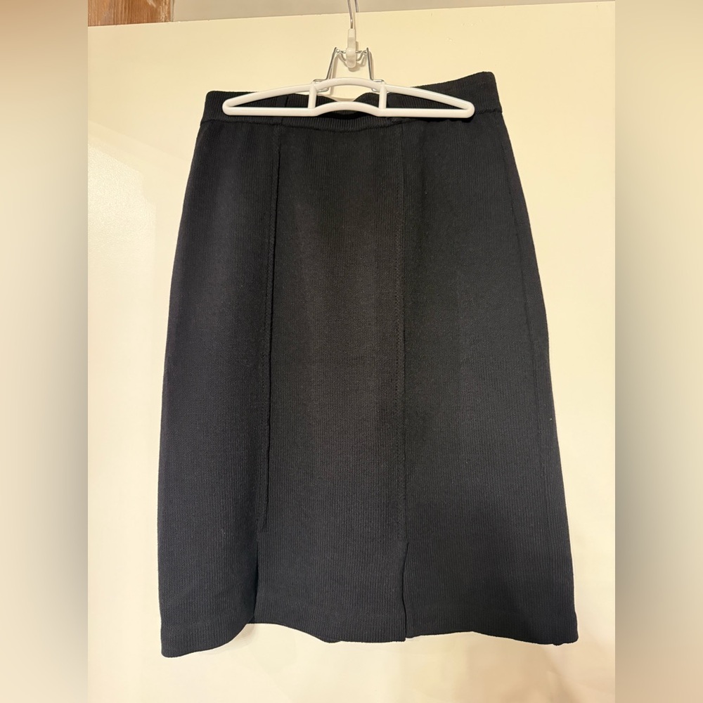 St. John Classic Black Pencil Skirt